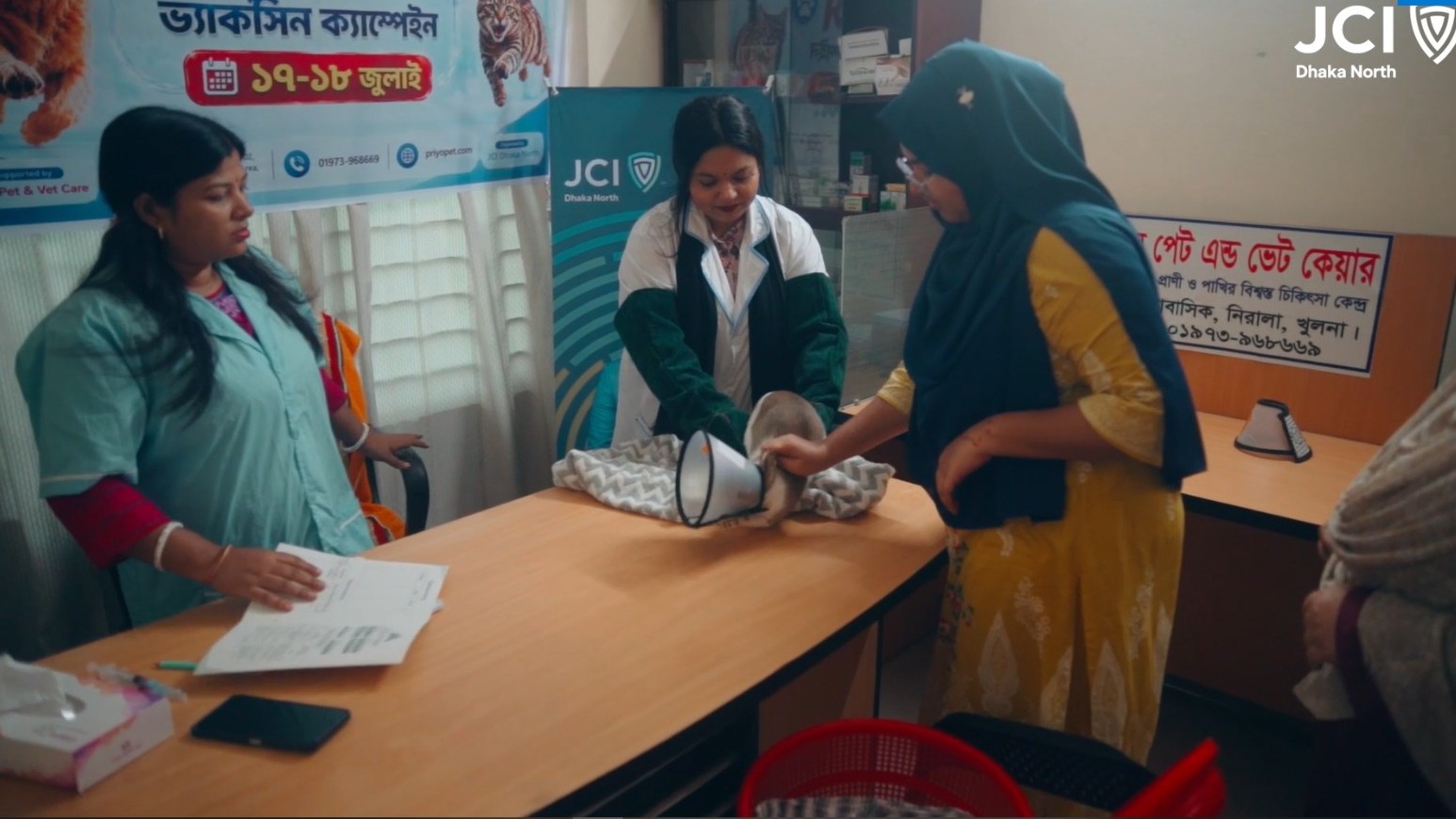 খুলনায় জেসিআই ঢাকা নর্থের উদ্যোগে ২০০ পথপ্রাণীকে জলাতঙ্কের টিকা